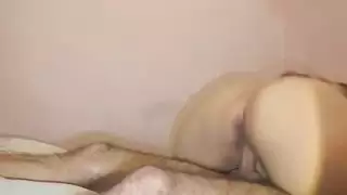 مشهد إباحي شرجي: كلام العاهرة القذر يجعلك منتصبًا