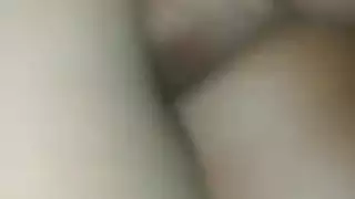 جنس علني في القطار: امرأة ناضجة تأخذه بقوة