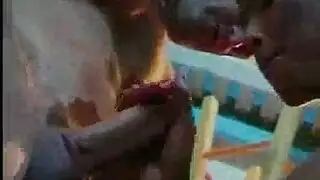 عاهرة اليوجا الآسيوية تفتح نفسها لجلسة تخصيب مناسبة