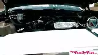 العطلة العائلية وتقرب الاخ من اخته